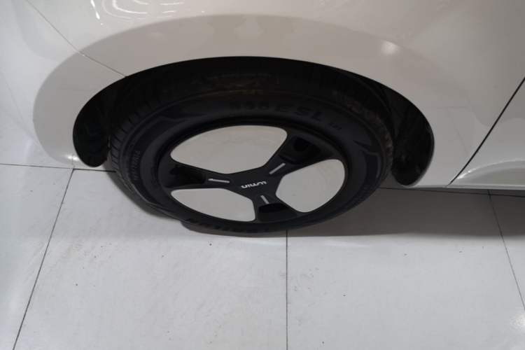 Used CHANGAN NEVO Lumin 2023 205km Xiangqin Version Left Front Wheel Hub