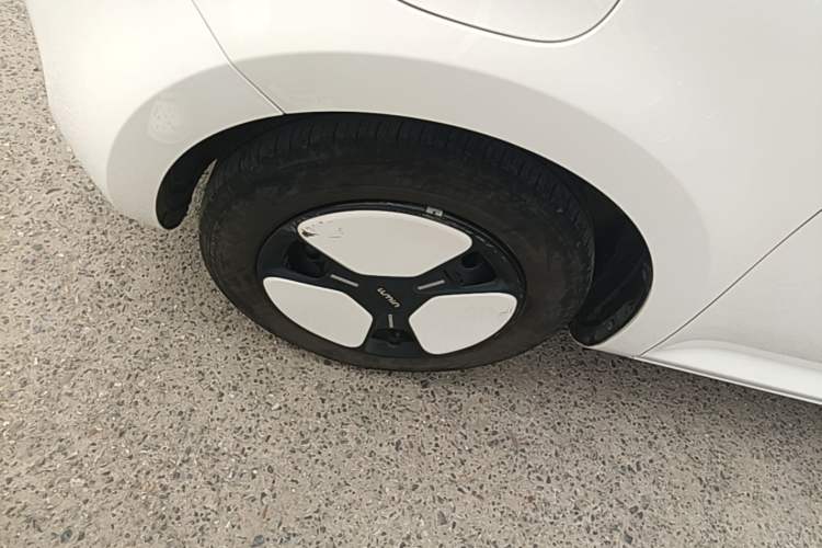 Used CHANGAN NEVO Lumin 2023 205km Xiangqin Version Left Front Wheel Hub