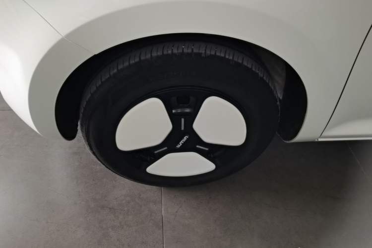 Used CHANGAN NEVO Lumin 2023 205km Xiangqin Version Left Front Wheel Hub