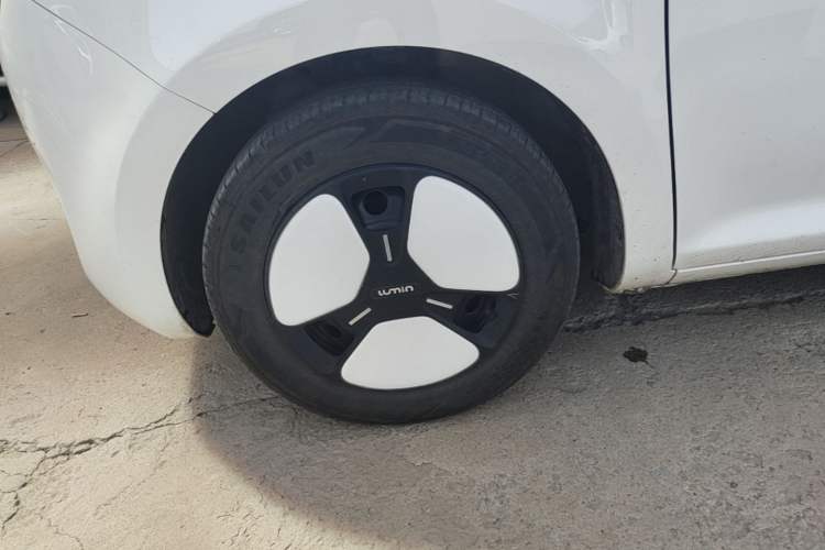 Used CHANGAN NEVO Lumin 2023 205km Xiangqin Version Left Front Wheel Hub