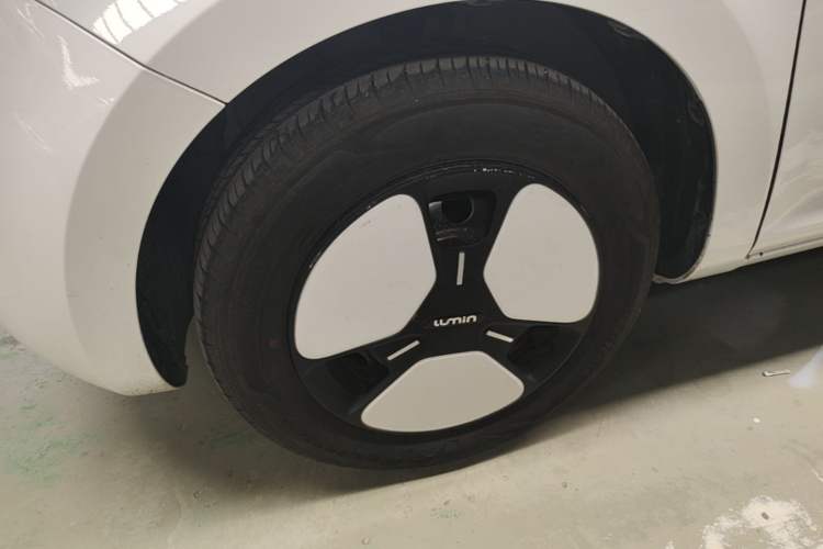 Used CHANGAN NEVO Lumin 2023 205km Xiangqin Version Left Front Wheel Hub