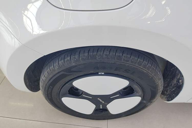 Used CHANGAN NEVO Lumin 2023 205km Xiangqin Version Left Front Wheel Hub