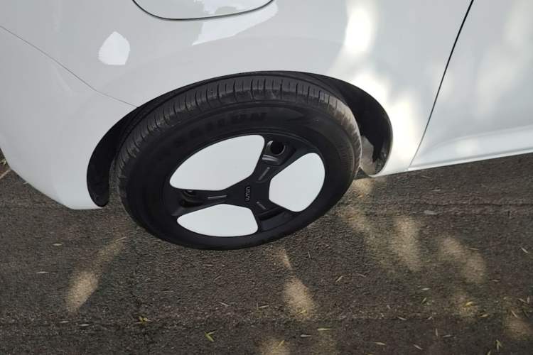 Used CHANGAN NEVO Lumin 2023 205km Xiangqin Version Left Front Wheel Hub