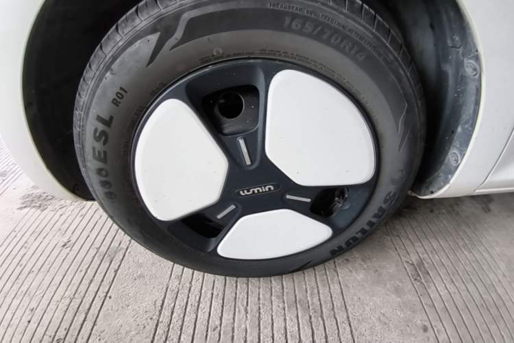 Used CHANGAN NEVO Lumin 2023 205km Xiangqin Version Left Front Wheel Hub