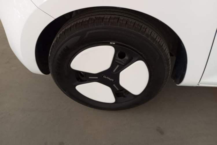 Used CHANGAN NEVO Lumin 2023 205km Xiangqin Version Left Front Wheel Hub