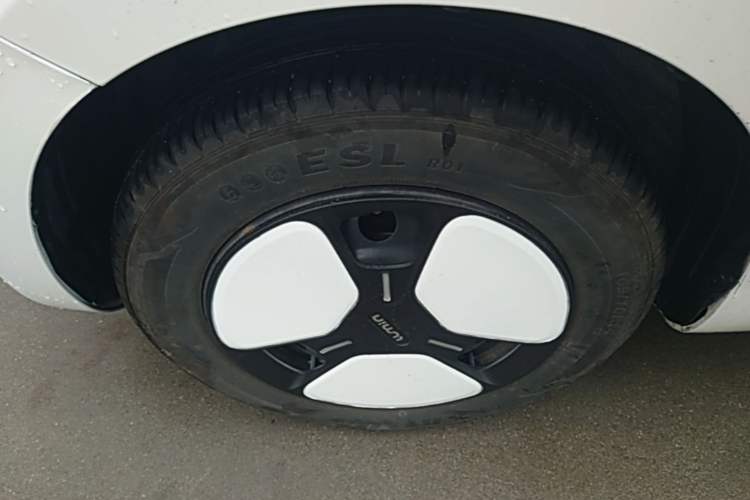 Used CHANGAN NEVO Lumin 2023 205km Xiangqin Version Left Front Wheel Hub