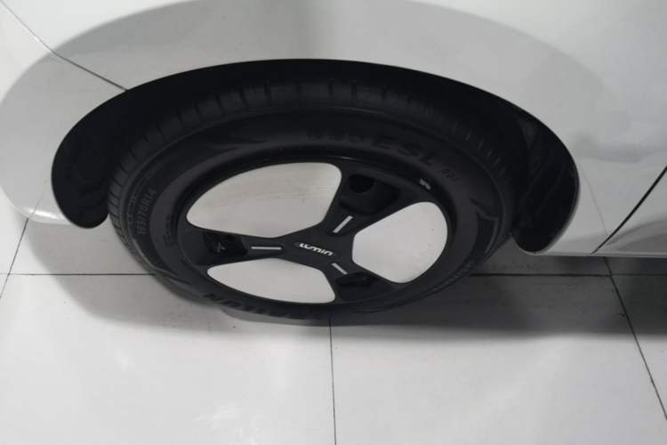 Used CHANGAN NEVO Lumin 2023 205km Xiangqin Version Left Front Wheel Hub