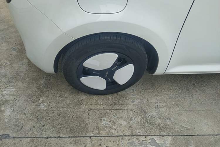 Used CHANGAN NEVO Lumin 2023 301km Honey Dew Edition Left Front Wheel Hub