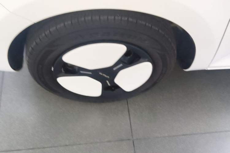 Used CHANGAN NEVO Lumin 2023 301km Honey Dew Edition Left Front Wheel Hub