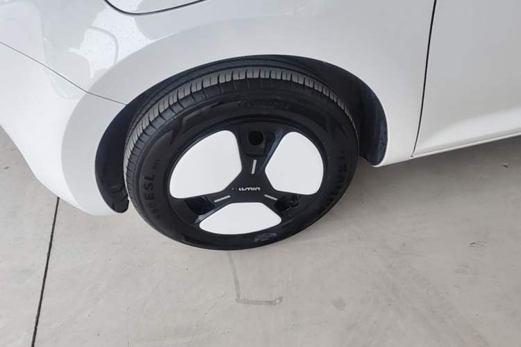 Used CHANGAN NEVO Lumin 2023 205km Xiangqin Version Left Front Wheel Hub