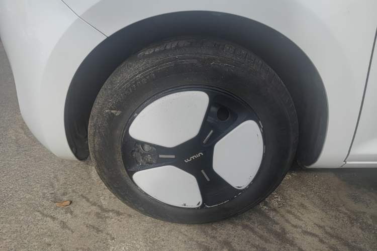 Used CHANGAN NEVO Lumin 2023 205km Xiangqin Version Left Front Wheel Hub
