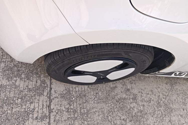 Used CHANGAN NEVO Lumin 2023 205km Xiangqin Version Left Front Wheel Hub