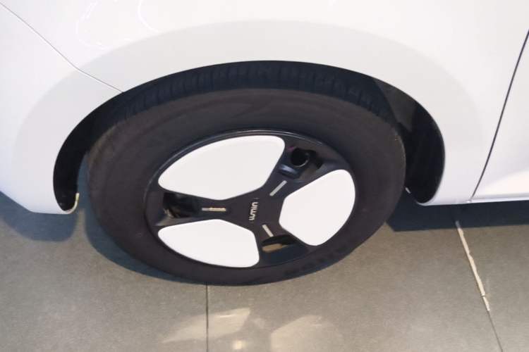 Used CHANGAN NEVO Lumin 2023 205km Xiangqin Version Left Front Wheel Hub