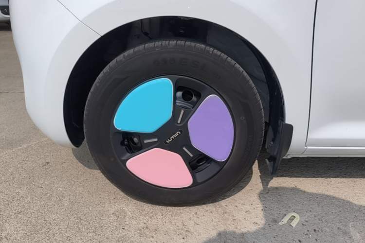 Used CHANGAN NEVO Lumin 2023 205km Xiangqin Version Left Front Wheel Hub