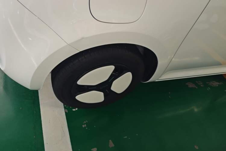Used CHANGAN NEVO Lumin 2023 205km Xiangqin Version Left Front Wheel Hub