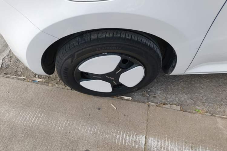 Used CHANGAN NEVO Lumin 2023 301km Honey Dew Edition Left Front Wheel Hub