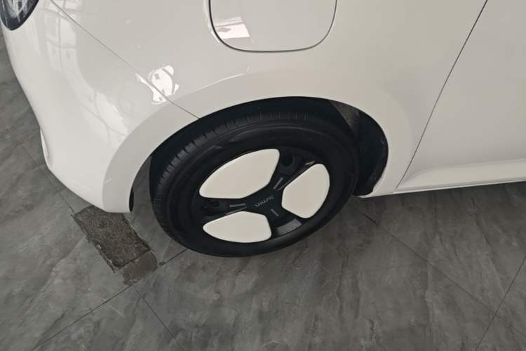 Used CHANGAN NEVO Lumin 2023 205km Xiangqin Version Left Front Wheel Hub