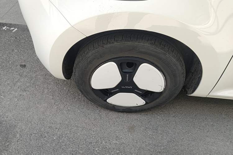 Used CHANGAN NEVO Lumin 2023 205km Xiangqin Version Left Front Wheel Hub