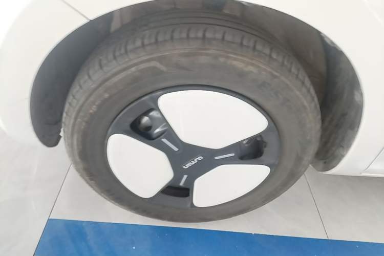 Used CHANGAN NEVO Lumin 2023 301km Honey Dew Edition Left Front Wheel Hub