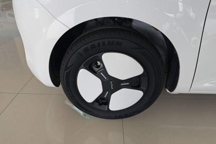 Used CHANGAN NEVO Lumin 2023 205km Xiangqin Version Left Front Wheel Hub