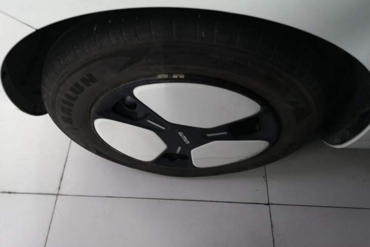 Used CHANGAN NEVO Lumin 2023 205km Xiangqin Version Left Front Wheel Hub