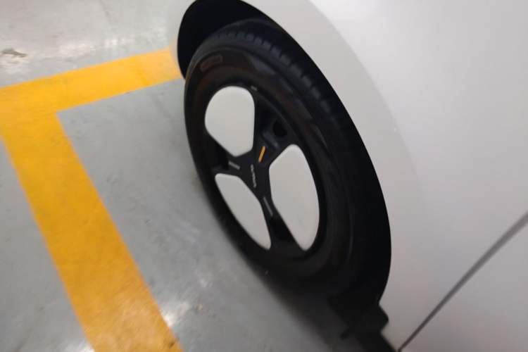 Used CHANGAN NEVO Lumin 2023 205km Xiangqin Version Left Front Wheel Hub