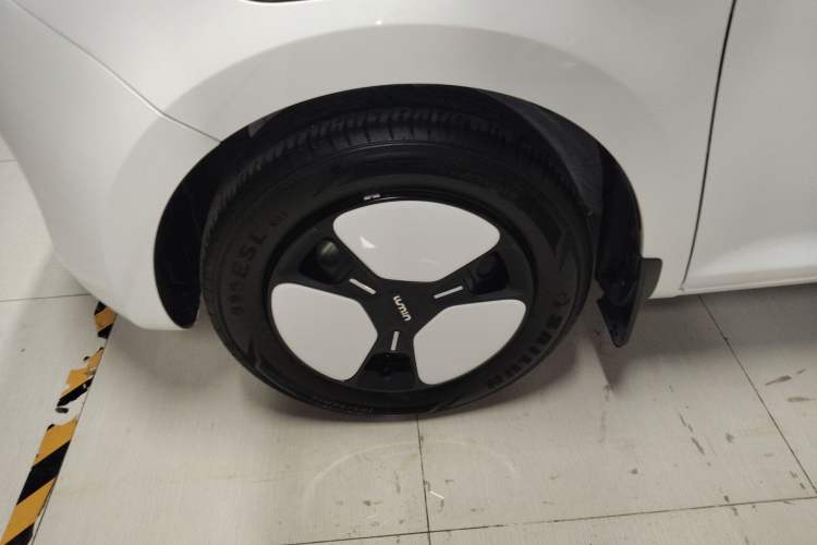 Used CHANGAN NEVO Lumin 2023 205km Xiangqin Version Left Front Wheel Hub