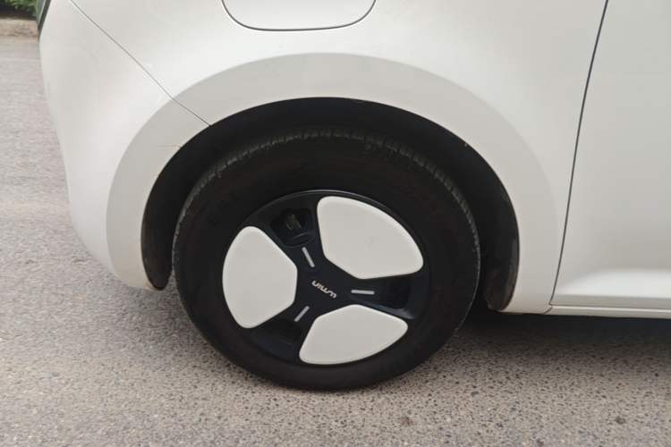 Used CHANGAN NEVO Lumin 2023 205km Xiangqin Version Left Front Wheel Hub