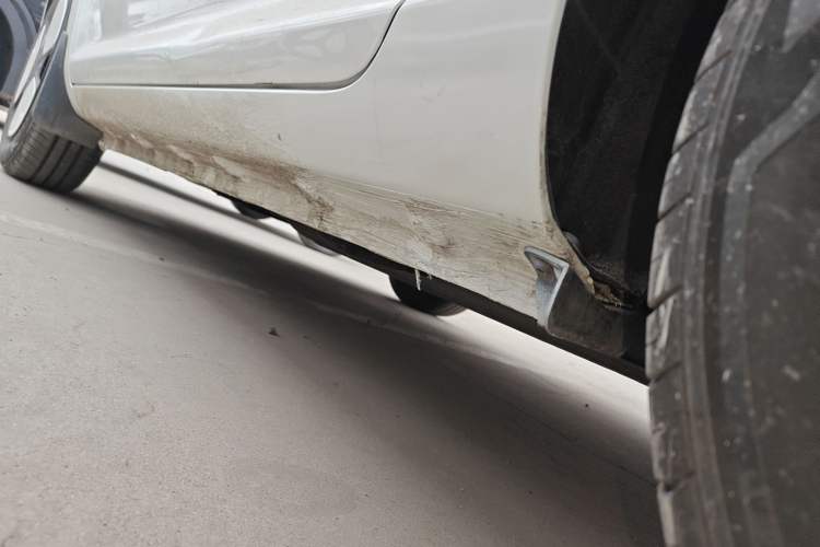 Used CHANGAN NEVO Lumin 2023 205km Xiangqin Version Left Side Sill