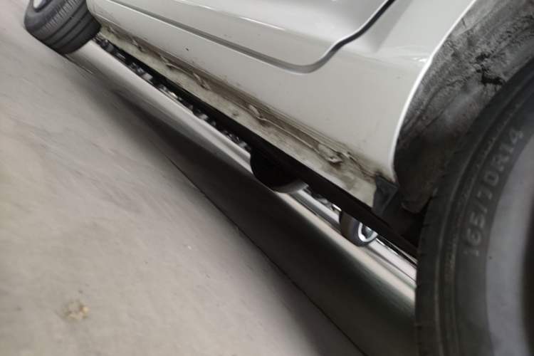Used CHANGAN NEVO Lumin 2023 301km Honey Dew Edition Left Side Sill