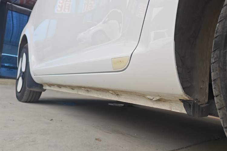 Used CHANGAN NEVO Lumin 2023 205km Xiangqin Version Left Side Sill