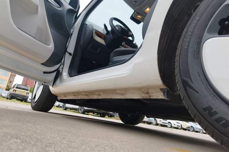 Used CHANGAN NEVO Lumin 2023 205km Xiangqin Version Left Side Sill