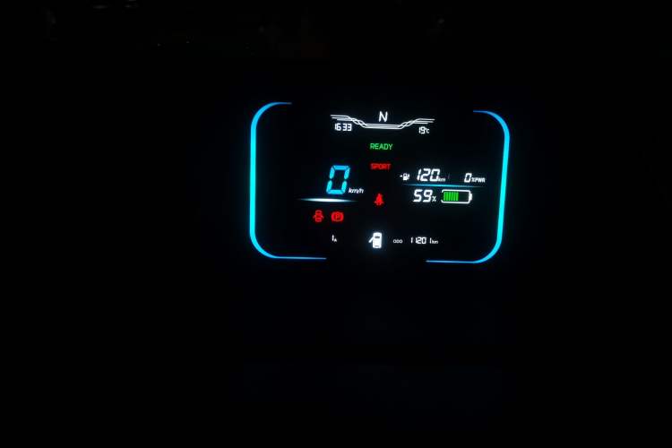 Used CHANGAN NEVO Lumin 2023 205km Xiangqin Version Odometer Close Up