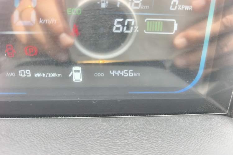 Used CHANGAN NEVO Lumin 2023 301km Honey Dew Edition Odometer Close Up