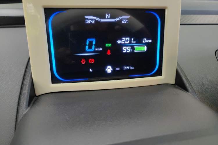 Used CHANGAN NEVO Lumin 2023 205km Xiangqin Version Odometer Close Up