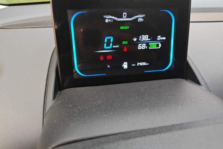 Used CHANGAN NEVO Lumin 2023 205km Xiangqin Version Odometer Close Up