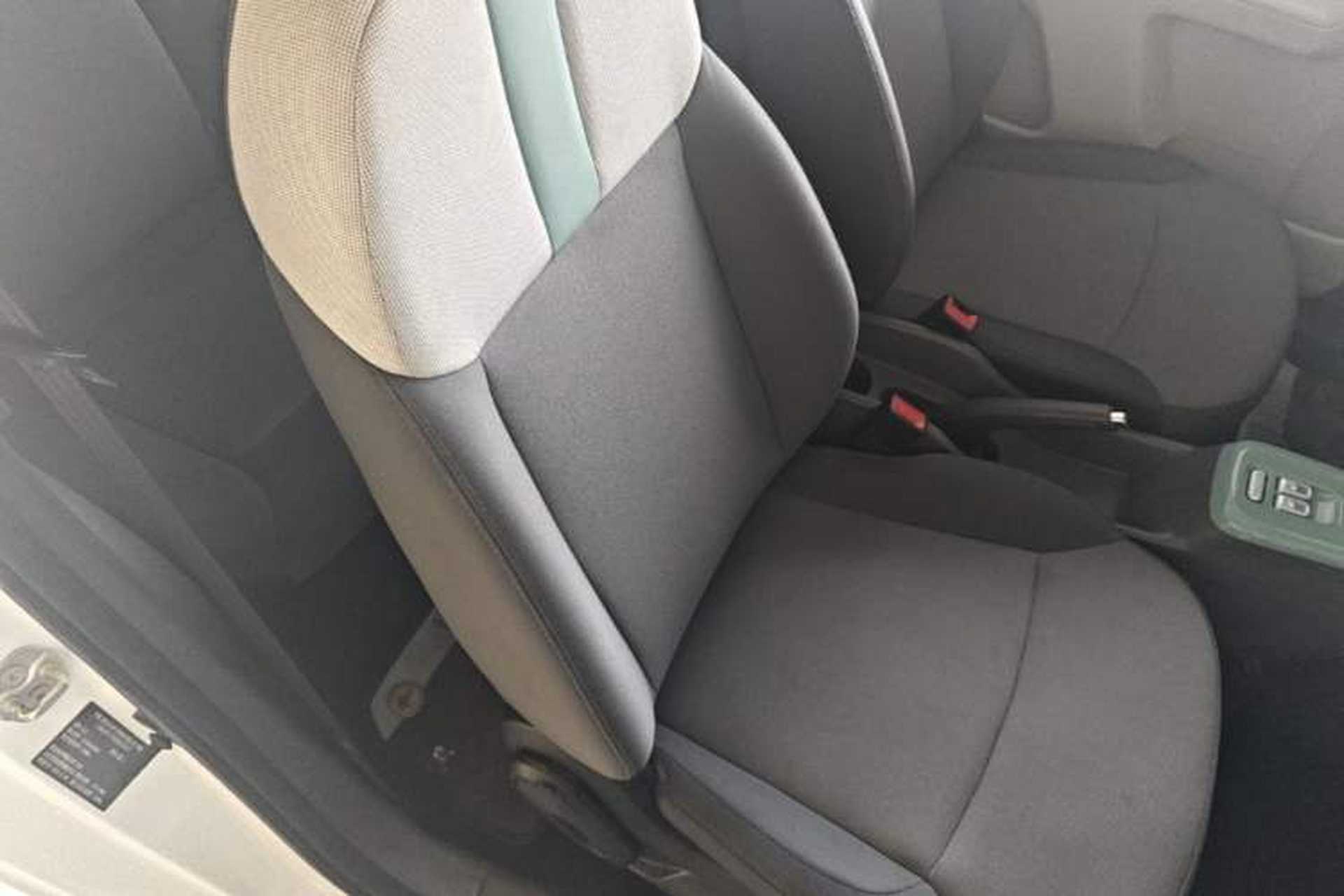 Used CHANGAN NEVO Lumin 2023 301km Honey Dew Edition Right Front Seat
