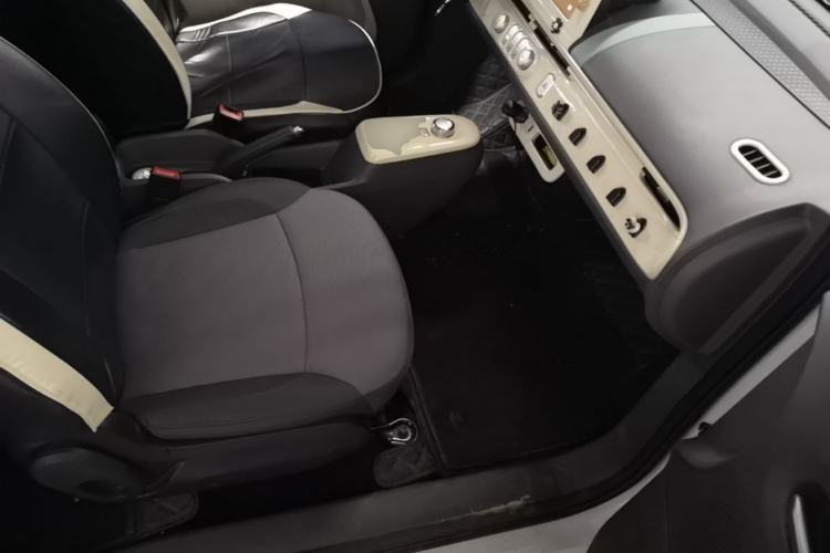 Used CHANGAN NEVO Lumin 2023 301km Honey Dew Edition Right Front Seat
