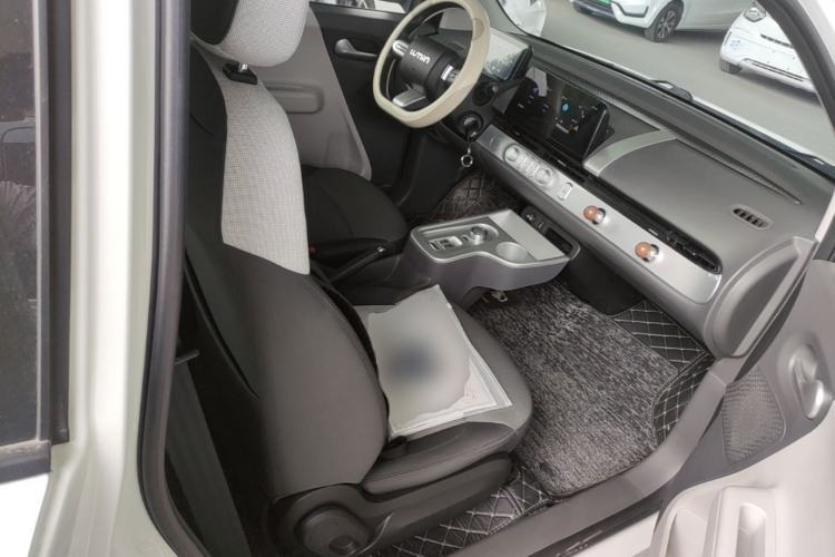 Used CHANGAN NEVO Lumin 2023 301km Honey Dew Edition Right Front Seat