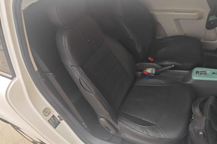 Used CHANGAN NEVO Lumin 2023 301km Honey Dew Edition Right Front Seat