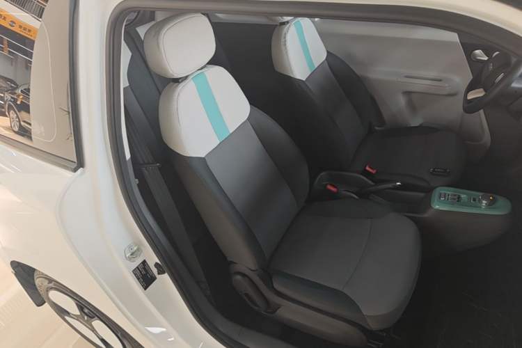 Used CHANGAN NEVO Lumin 2023 301km Honey Dew Edition Right Front Seat