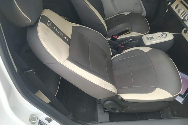 Used CHANGAN NEVO Lumin 2023 301km Honey Dew Edition Right Front Seat