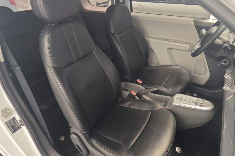 Used CHANGAN NEVO Lumin 2023 301km Honey Dew Edition Right Front Seat