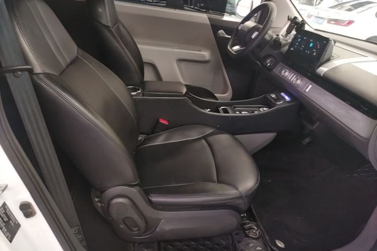 Used CHANGAN NEVO Lumin 2023 301km Honey Dew Edition Right Front Seat
