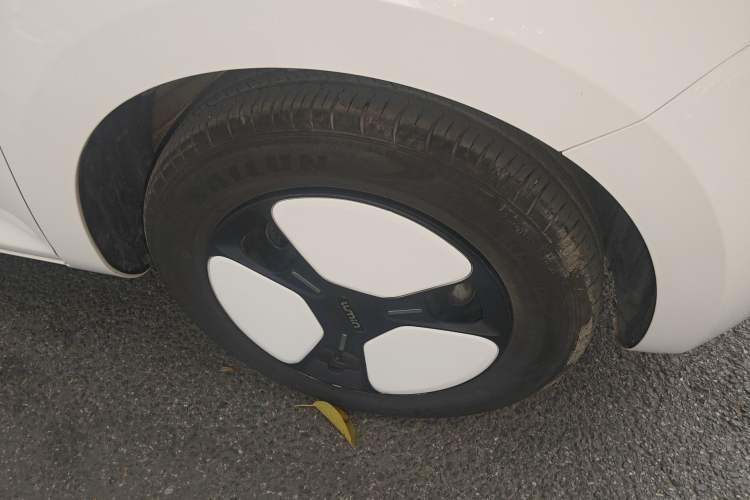 Used CHANGAN NEVO Lumin 2023 205km Xiangqin Version Right Front Wheel Hub