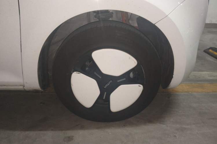 Used CHANGAN NEVO Lumin 2023 301km Honey Dew Edition Right Front Wheel Hub