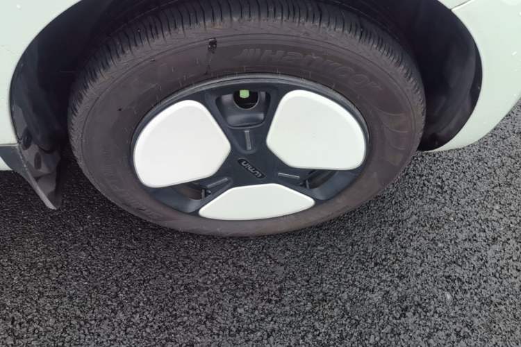Used CHANGAN NEVO Lumin 2023 301km Honey Dew Edition Right Front Wheel Hub