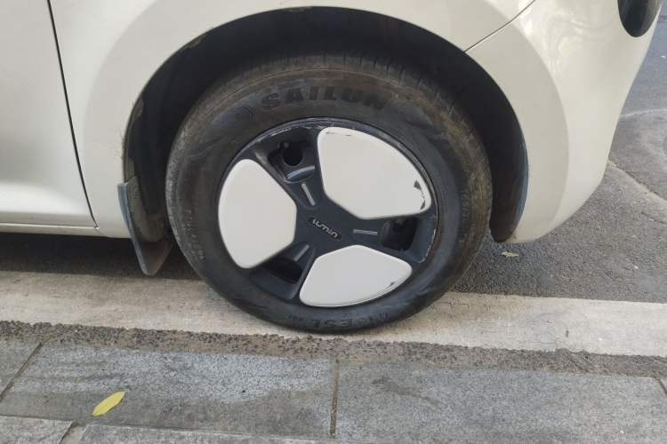 Used CHANGAN NEVO Lumin 2023 301km Honey Dew Edition Right Front Wheel Hub