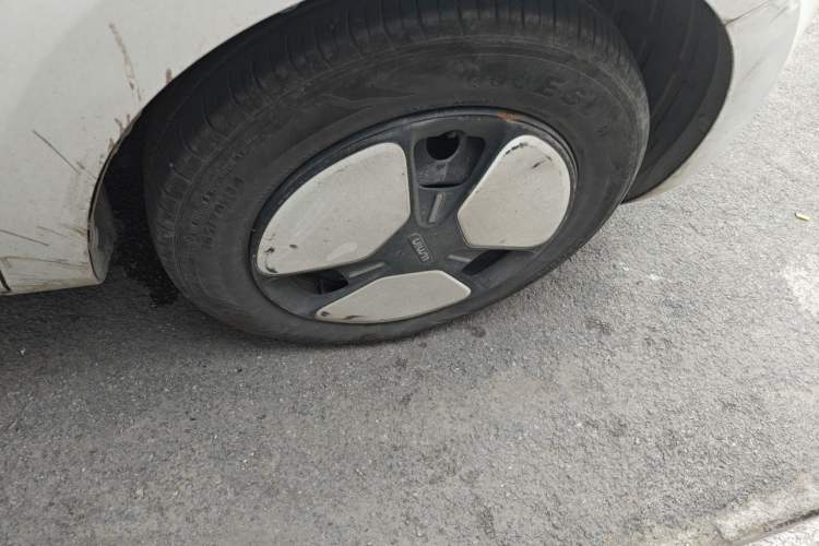 Used CHANGAN NEVO Lumin 2023 301km Honey Dew Edition Right Front Wheel Hub