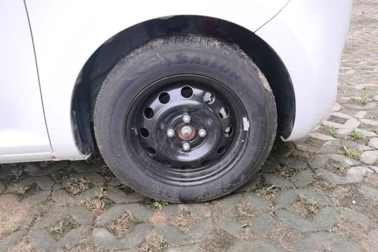 Used CHANGAN NEVO Lumin 2023 301km Honey Dew Edition Right Front Wheel Hub